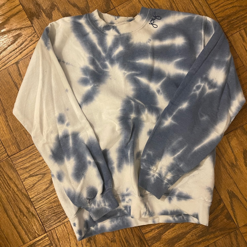 Tie dye embroidered sweatshirt
